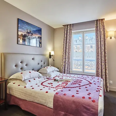 Le Relais Saint Charles Hotel 4*