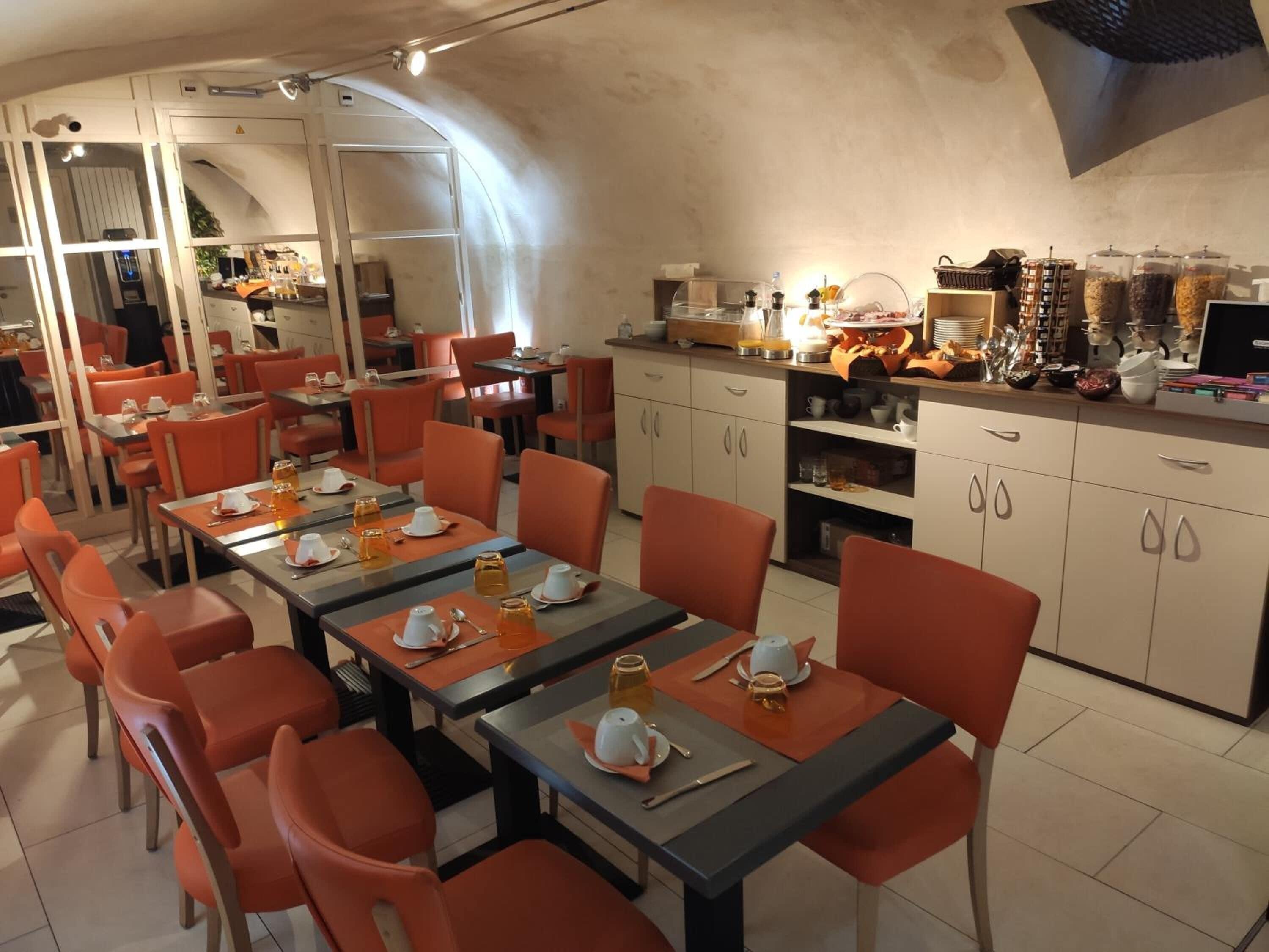 Le Relais Saint Charles Hotel 4*